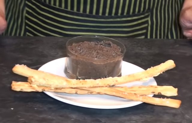 paté con aceitunas